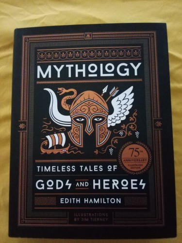 Newest addition to my library ❤️‍🔥